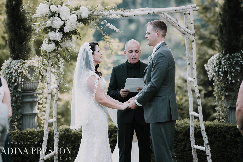 Adina Preston Photography | Green Gates at Flowing Lake | Flowers by Tiffany